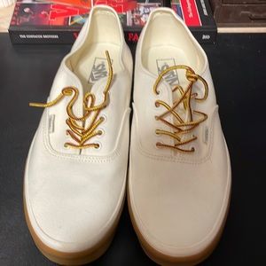 White/cream Vans low top